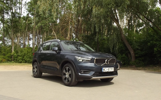 Volvo XC 40 cena 87900 przebieg: 148200, rok produkcji 2018 z Ciechanów małe 254